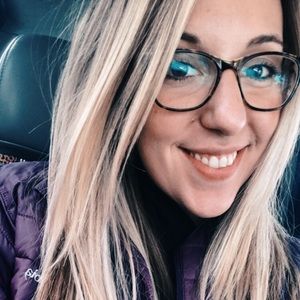 Meet your Posher, Jillian